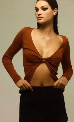 Bec&Bridge NEW ANA KNIT LONG SLEEVE TWIST TOP - RUST