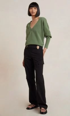Bec&Bridge JODIE V NECK JUMPER - SAGE Tops