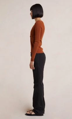Bec&Bridge NEW ANA KNIT LONG SLEEVE TWIST TOP - RUST 11 Bec&Bridge NEW ANA KNIT LONG SLEEVE TWIST TOP - RUST
